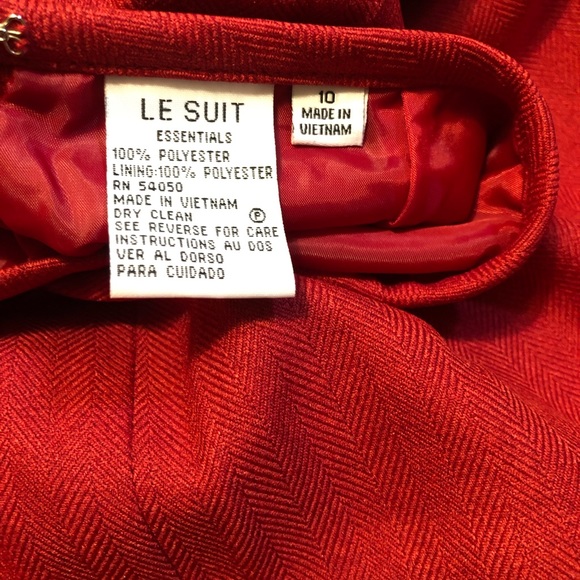 Ladies Suit - Picture 3 of 3